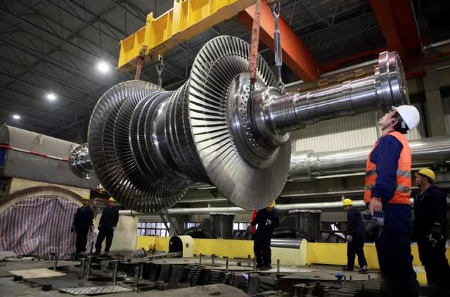 工業汽輪機核心節點完成 本體扣缸與發電機安裝就位